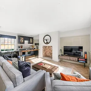  Apartment Aldwark Attic Is 4 Min To The Shambles With Free Wifi United Kingdom